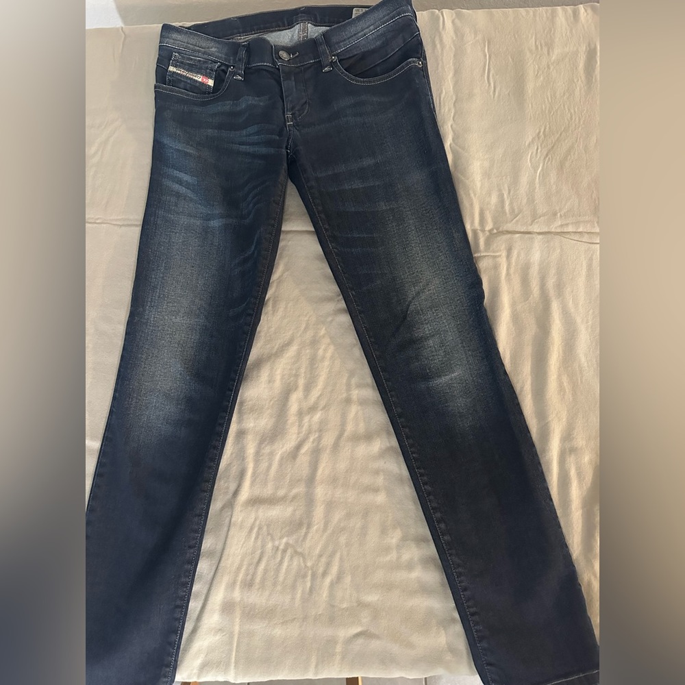 Diesel women’s dark wash stretch skinny jeans